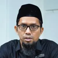 Ustadz Yulian Purnama